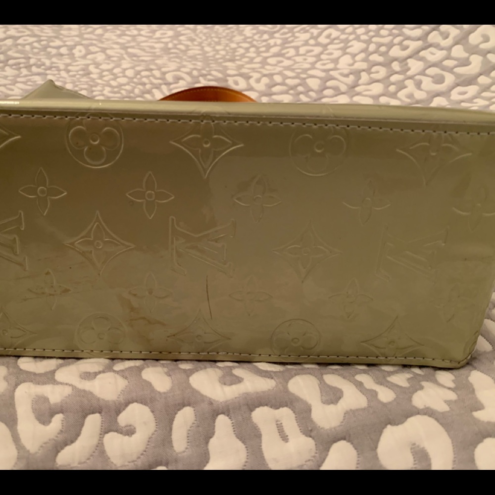 Louis Vuitton Reade PM green leather Handbag.10x7” - Picture 5 of 8